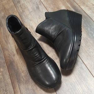 Skechers Black Leather Ankle Boot Size 10